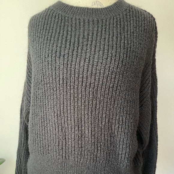 Oversized black knitted sweater 
Size: XS - Picture 4 of 8